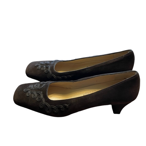 Salvatore Ferragamo 8.5 Brown Suede Embroidered Vintage Pumps - Picture 2 of 7